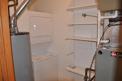 5529 W Higgins Ave #101 — Photo 8