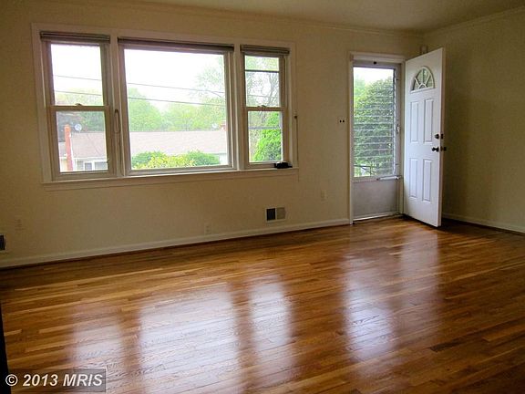 5th image of 4721 Naples Ave