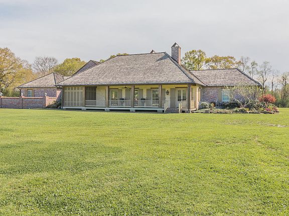 2nd image of 220 Twin Lakes Dr