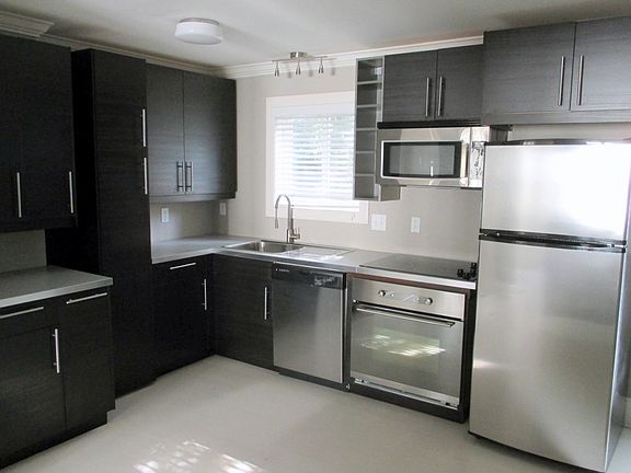 2nd image of 2637 River Dr Unit 6