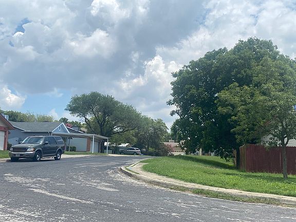 4th image of 8702 Ridge Mile Dr