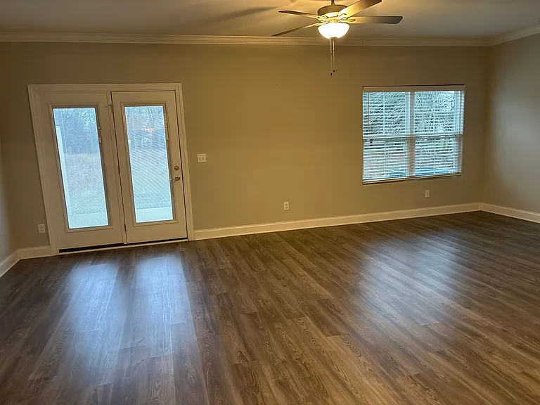 94 Creekwood Ln — Photo 5