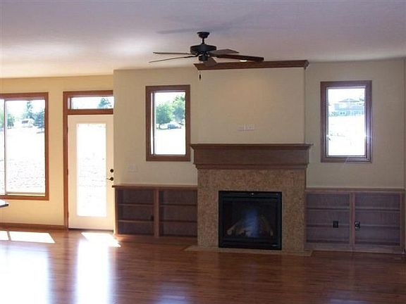 2nd image of 1018 S Carnine Ln