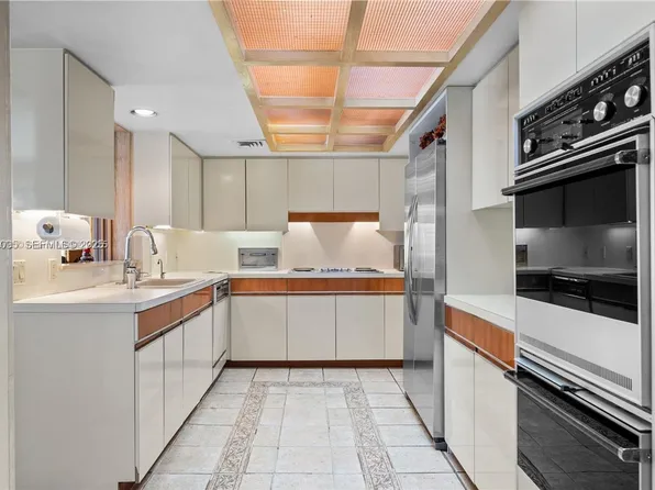 11111 Biscayne Blvd #227, Miami, FL 33181