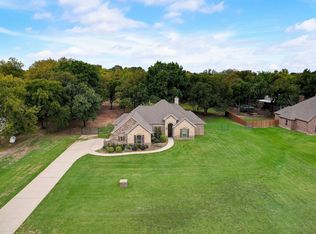 128 Imperial Mammoth Valley Ln, Weatherford, TX 76085