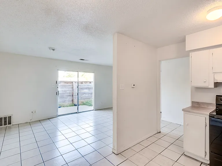 2215 Mission Hill Cir #103 — Photo 5