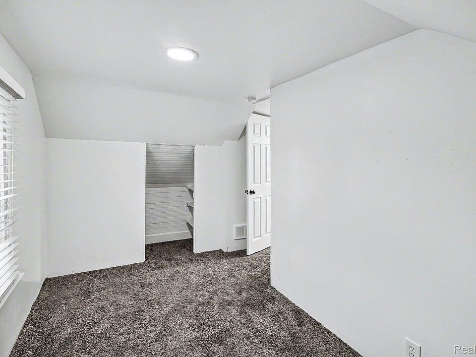 20510 Broadacres St, photo 13