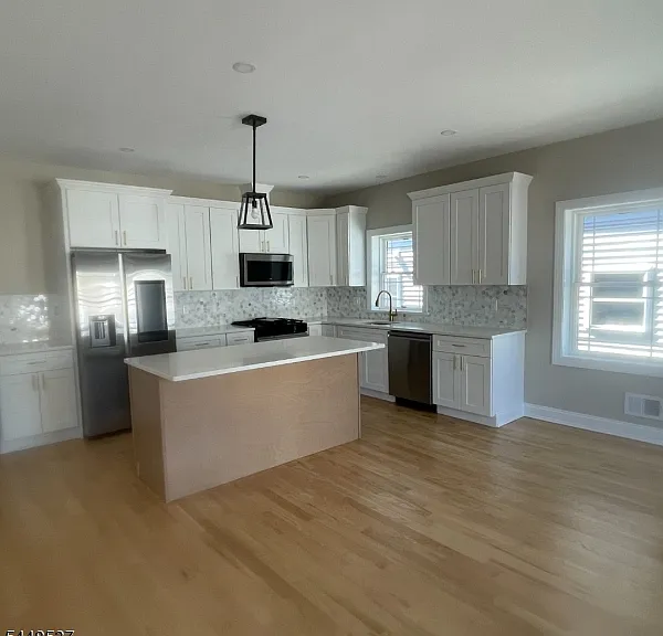 1297 Avy St — Photo 8