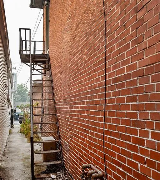 40 W Main St — Photo 6