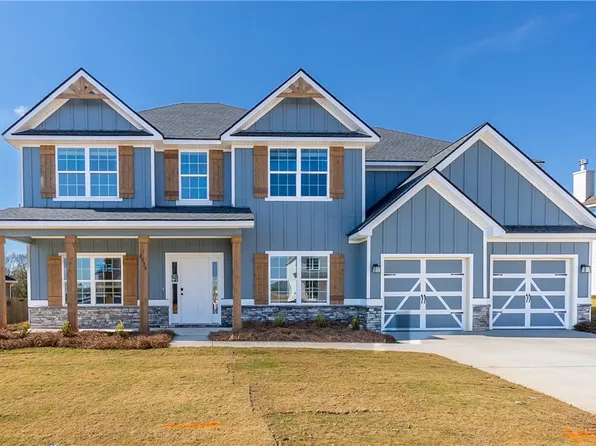 2938 Wyndham Village Dr, Opelika, AL 36804