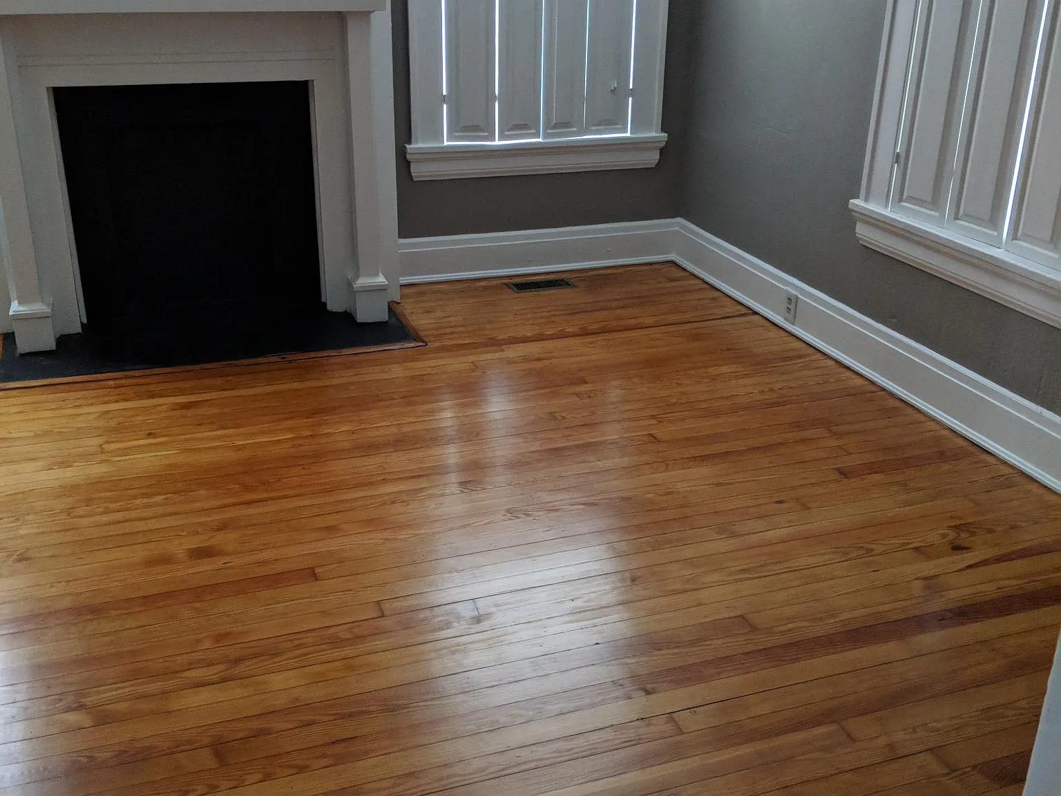 3 bed, 1.5 bath, 1200 sqft, $1,100 — Photo 3