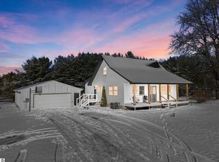 20 S 35th Rd, Cadillac, MI 49601