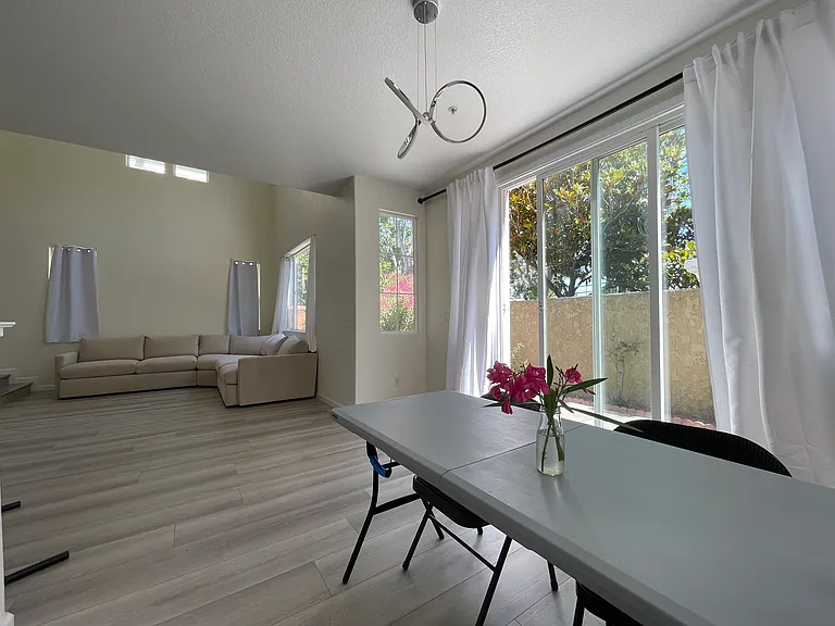 7323 Carter Ave — Photo 4