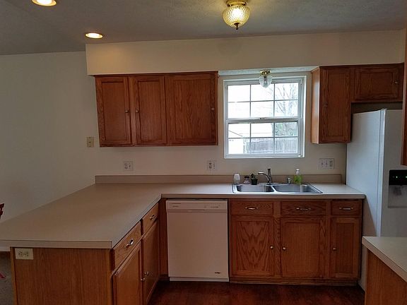 4th image of 11061 Grand Ave