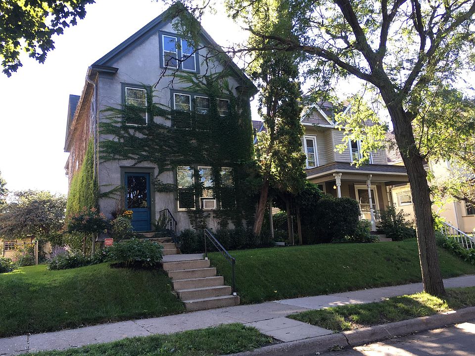 Duplex - 1st floor available