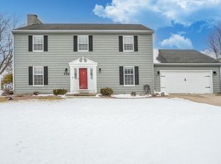 724 Overland TRAIL, Grafton, WI 53024