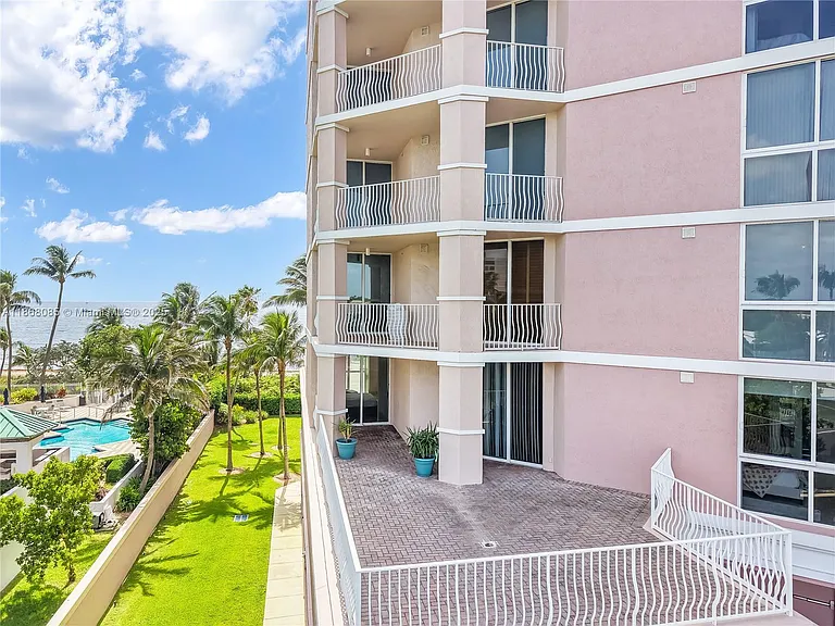 1460 S Ocean Blvd #304 — Photo 81