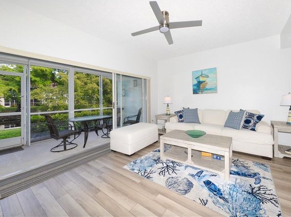 992 Woodshire LN #D107, NAPLES, FL 34105