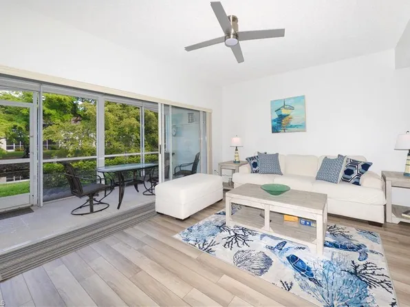992 Woodshire LN #D107, NAPLES, FL 34105