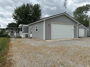 23 Ems B6a Ln, Leesburg, IN 46538