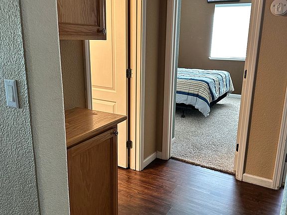 3rd image of 416 Lone Spur Dr