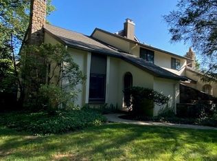 50 Oak Knoll Dr, Berwyn, PA 19312