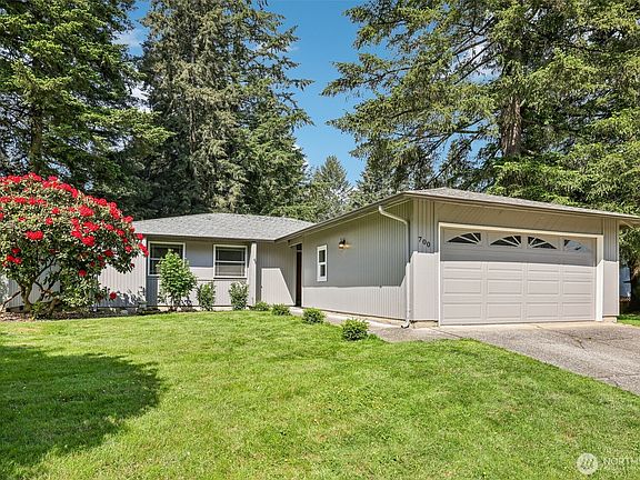 2nd image of 700 NE 132nd Avenue