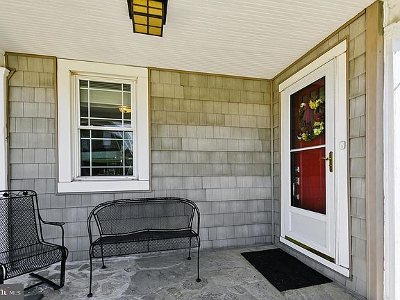 4th image of 2724 Alden Rd