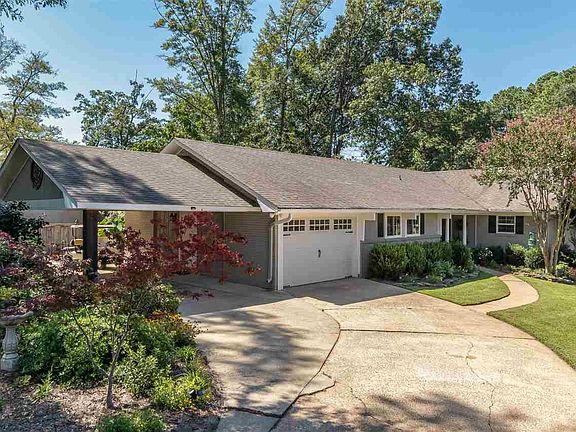 3rd image of 242 Bay Park Dr