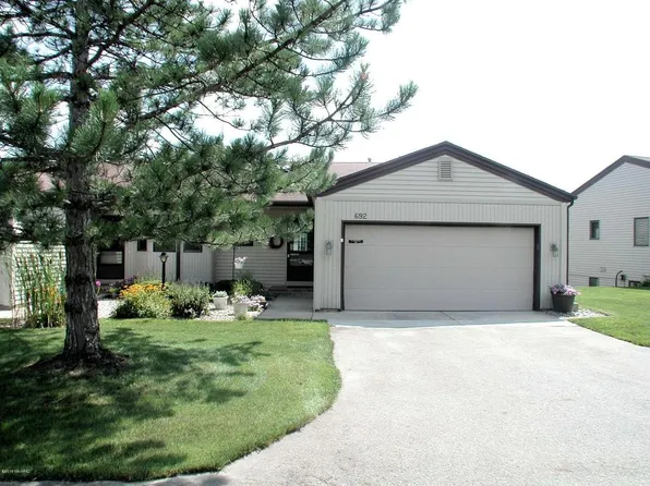 692 Amberwood Dr SW, Byron Center, MI 49315