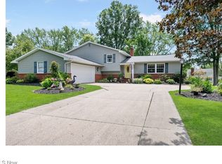 1526 Amboy Dr, Hudson, OH 44236