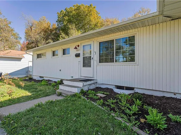 10807 Blue Ridge Blvd, Kansas City, MO 64134