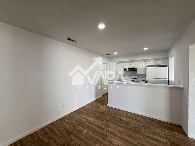 5019 Starfire St — Photo 7