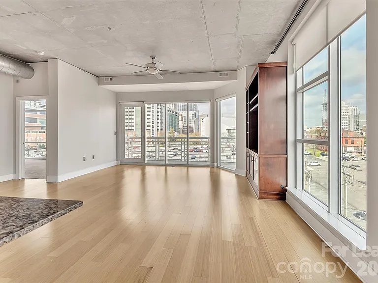 505 E 6th St #504 — Photo 5
