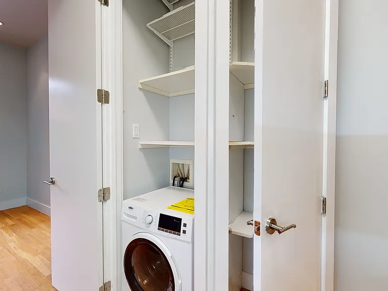 264 W 22nd St #2 — Photo 3