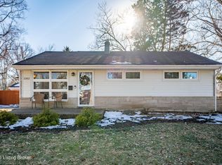 1302 Gallant Fox Run Rd, Lyndon, KY 40242