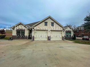 300 Hawk Ave APT C1, Red Oak, TX 75154