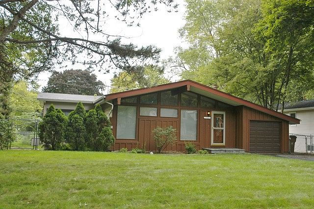 1st image of 22W519 Tamarack Dr