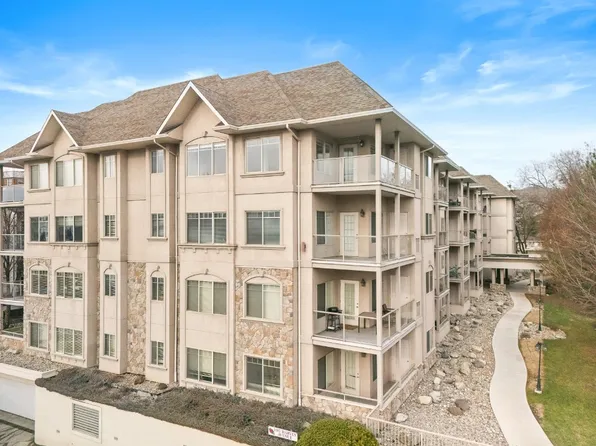 1007 Harvey Ave Unit 104, Kelowna, BC V1Y 6E4
