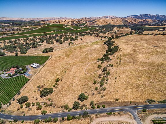 3rd image of 0 E Vineyard And Olivina Rd Land