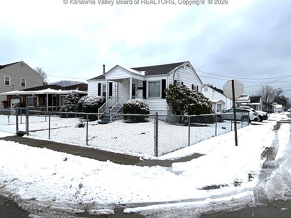 2nd image of 446 22nd St
