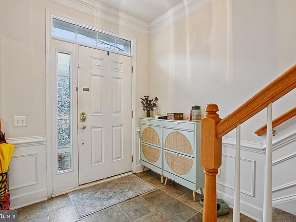 3rd image of 2411 Huntington Park Dr