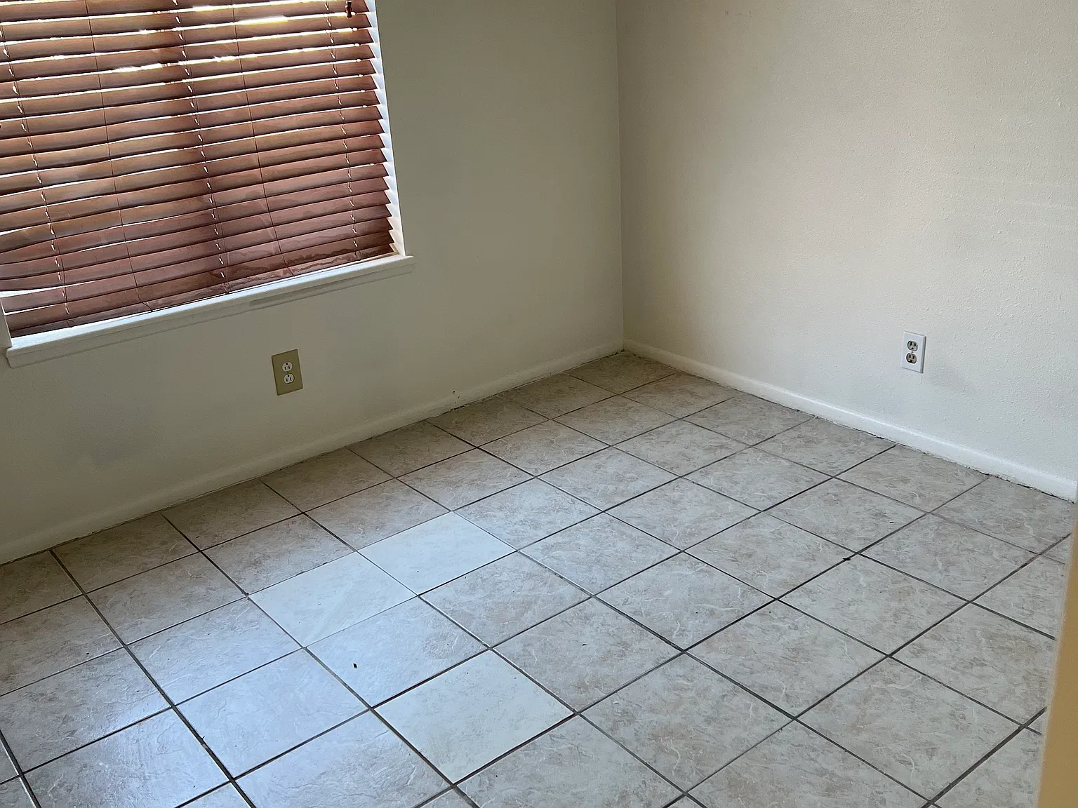 4 bed, 1196 sqft, $1,750 — Photo 3