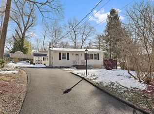 36 Cardoza Ave, Mohegan Lake, NY 10547