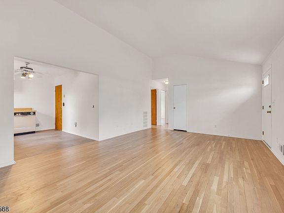 3rd image of 1329 Raritan Ave