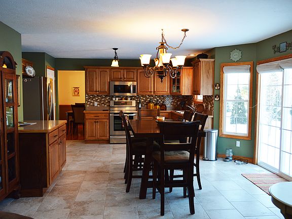 3rd image of 4223 Cherryshire Dr