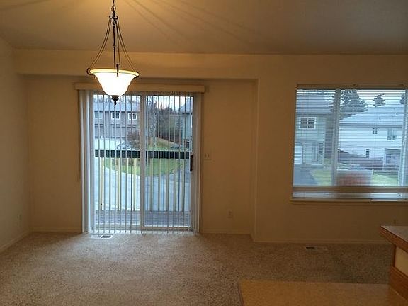 4th image of 8940 Northwood Park Cir