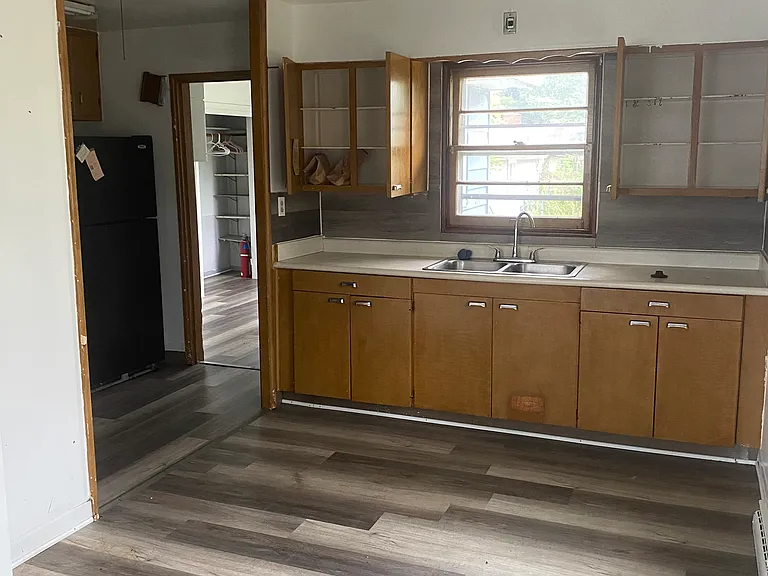 5742 W Silver Spring Dr — Photo 4