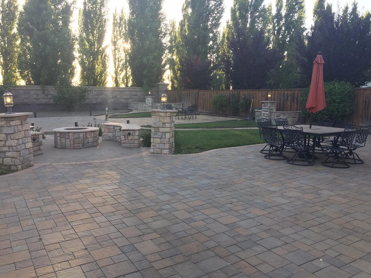 269 S Estados Ct — Photo 2