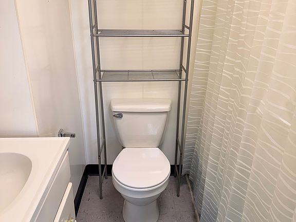 5th image of 258 Spruce St #201